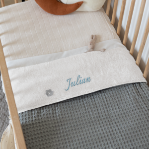 Bedstead blanket waffle fabric with name embroidery - Steel grey